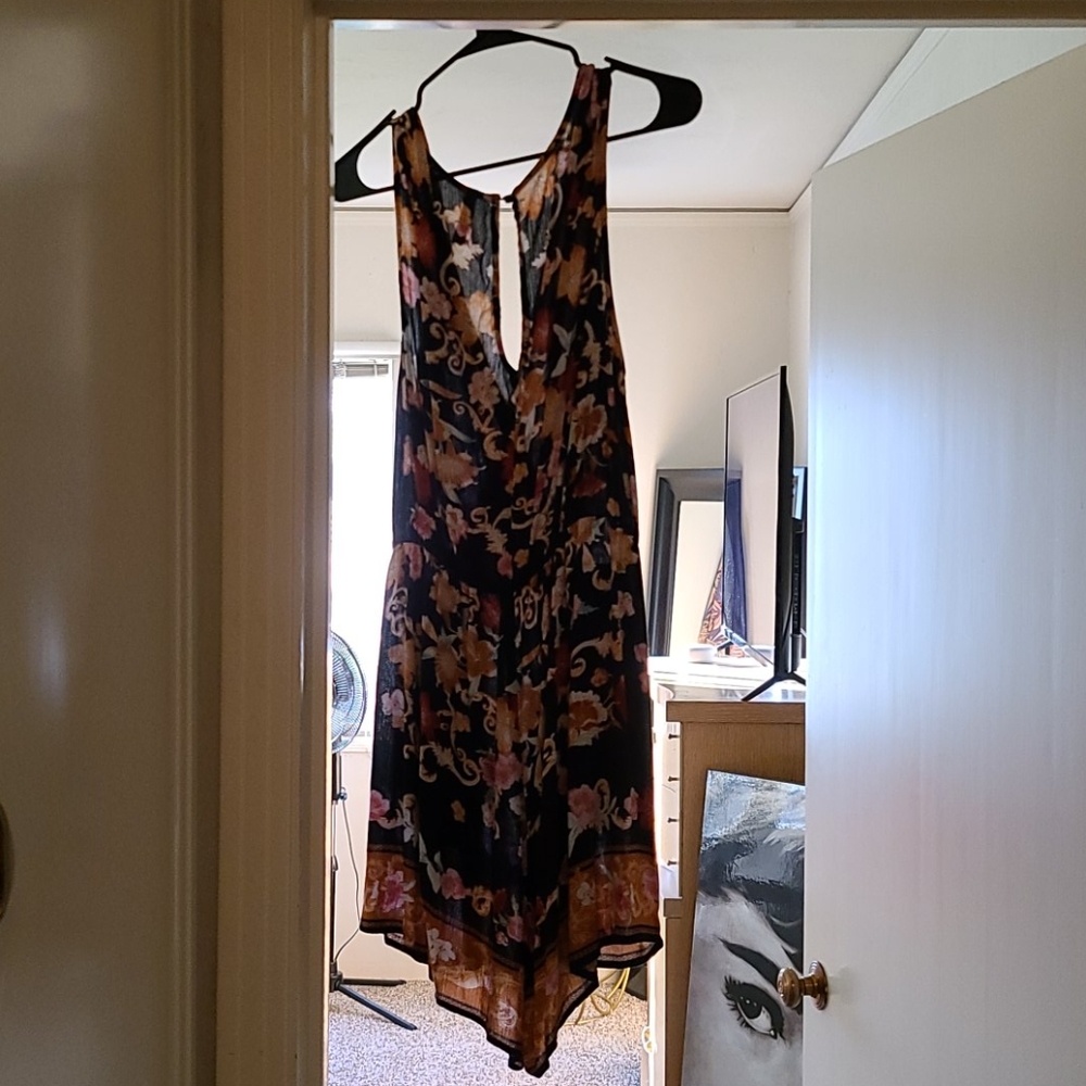 Romper - Picture 2 of 4